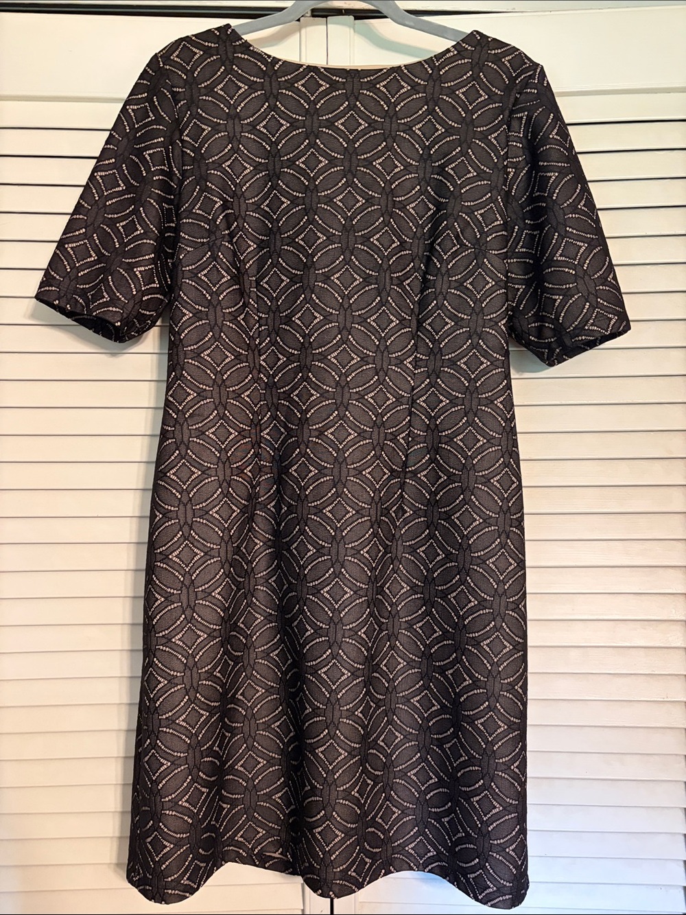 R&K Black Geometric Knee Length Shift Dress